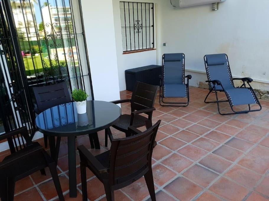 Beautiful Apartment In La Carihuela, Торремолінос Екстер'єр фото