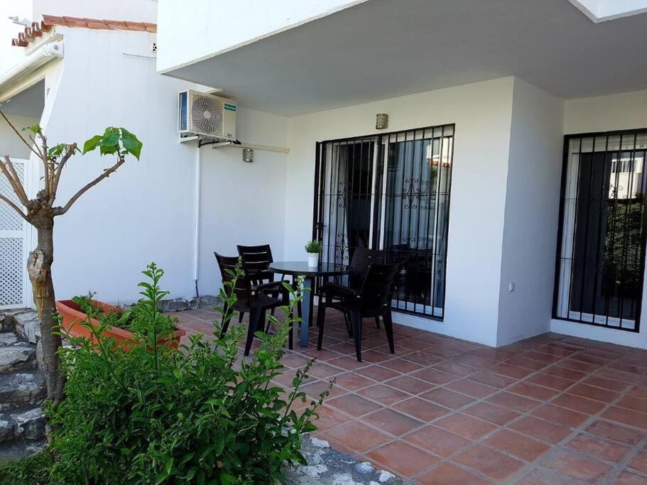 Beautiful Apartment In La Carihuela, Торремолінос Екстер'єр фото